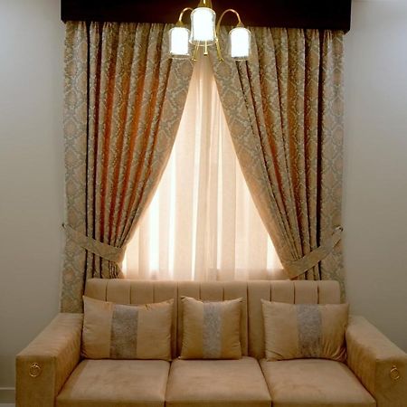 Al Rasheed Apartments Second Floor Apartment Karatschi Exterior foto