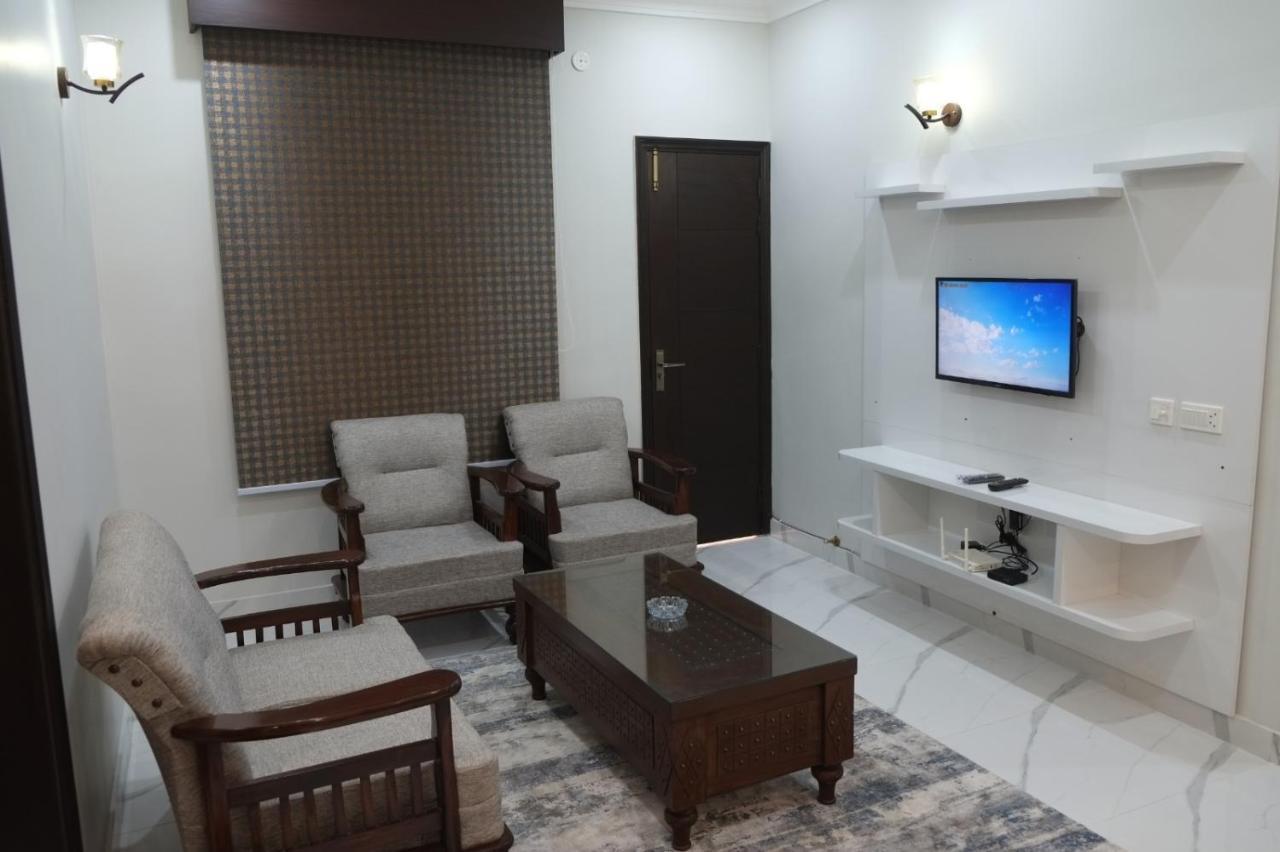 Al Rasheed Apartments Second Floor Apartment Karatschi Exterior foto